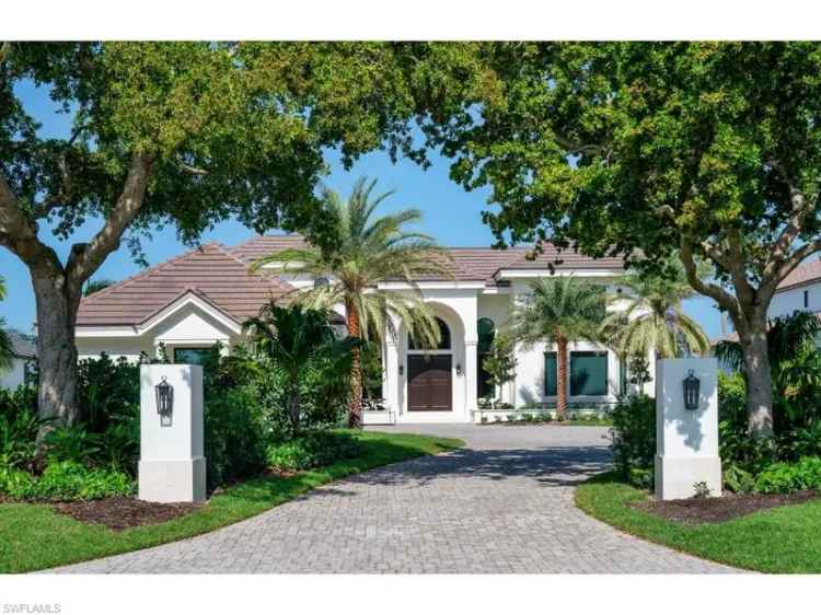 Single-family house For Sale in Naples, Florida