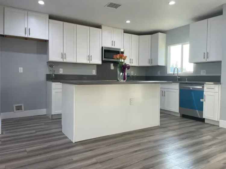 Modern House for Rent in Reseda Near Northridge