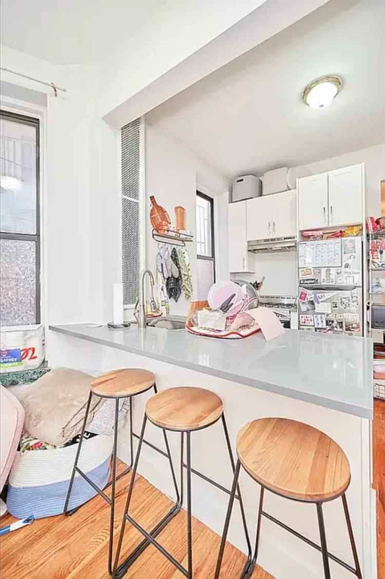 3 Bedroom Apartment Upper East Side - Available February 5th