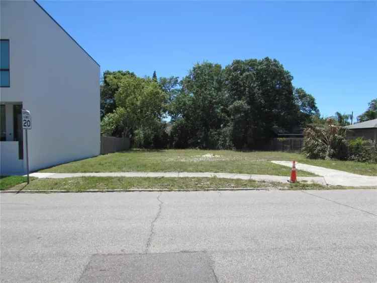 Land For Sale in 1754, 10th Street, Sarasota, Florida