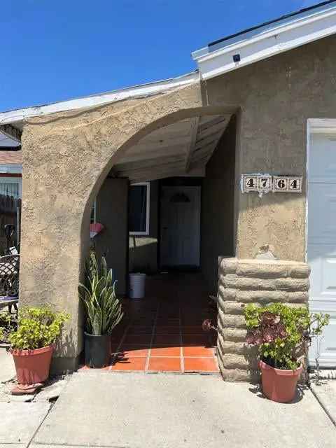 Multi-family house For Sale in 4764, Calle Solimar, Oceanside, California