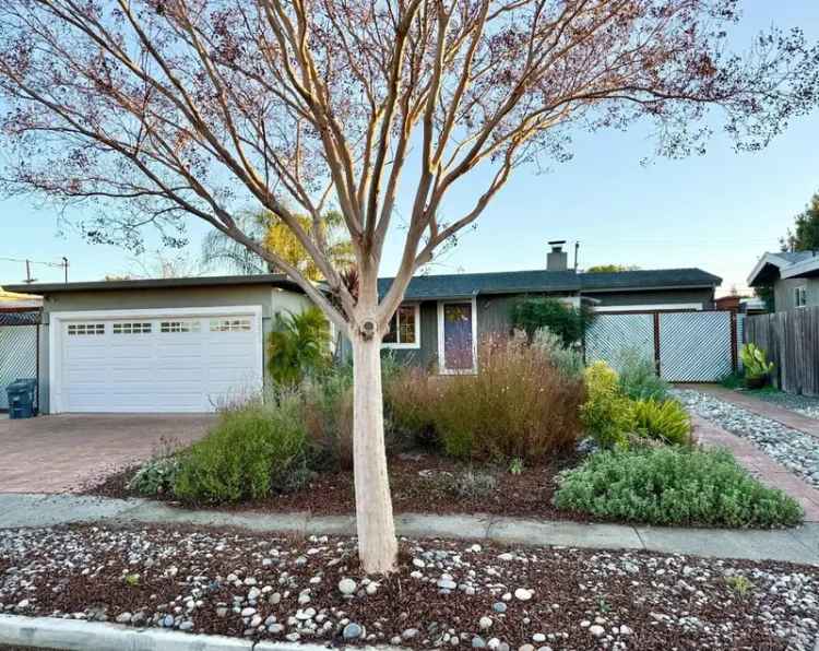 Single-family house For Sale in 2331, Eva Street, Napa, California