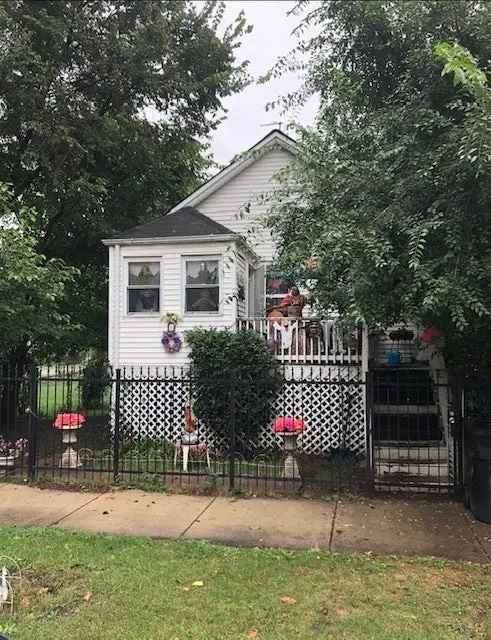 Single-family house For Sale in 7941, South Normal Avenue, Chicago, Illinois