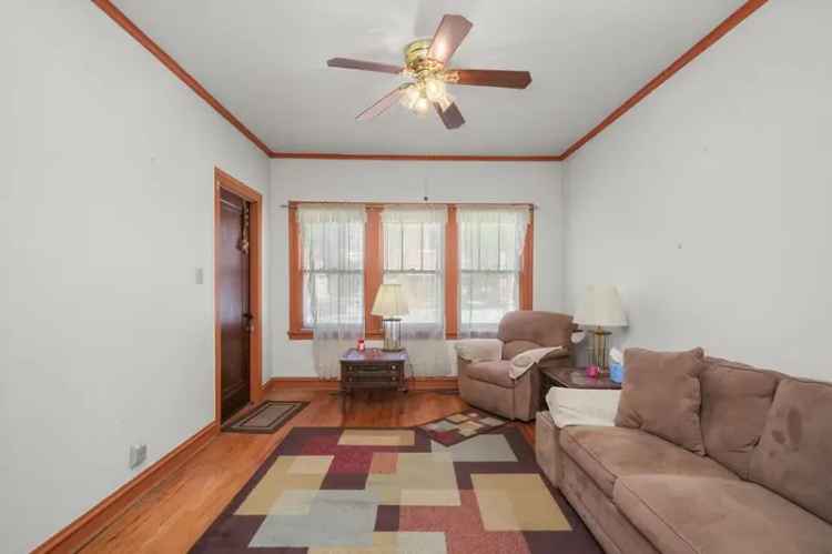 Multi-family house For Sale in 2335, West Taylor Street, Chicago, Illinois