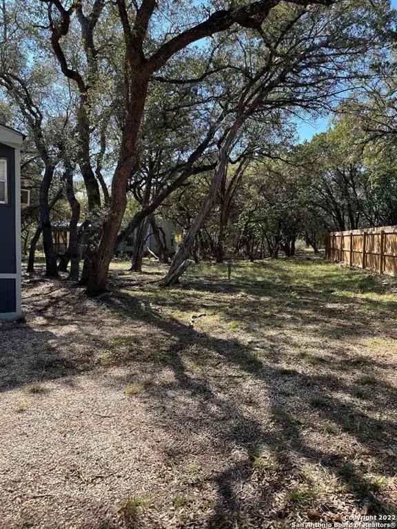 Single-family house For Sale in 561, Paladin Drive, Texas