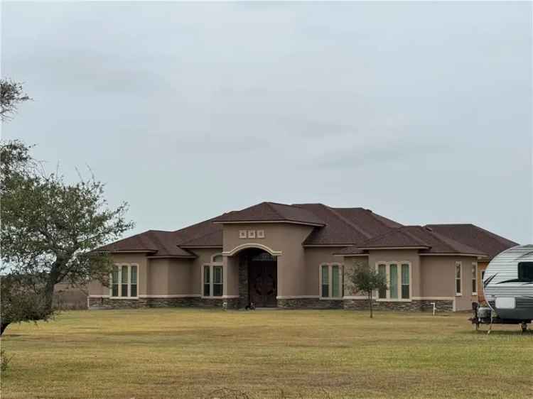 Single-family house For Sale in 2390, Johnson Road, Texas