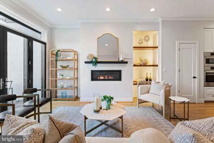 House For Sale in 1321, D Street Southeast, Washington, District of Columbia