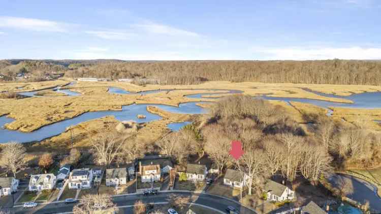 Single-family house For Sale in 140, Vista Drive, East Haven, Connecticut