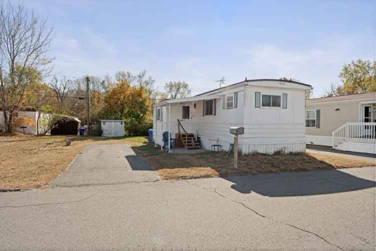 Single-family house For Sale in 7, Apache Road, East Hartford, Connecticut