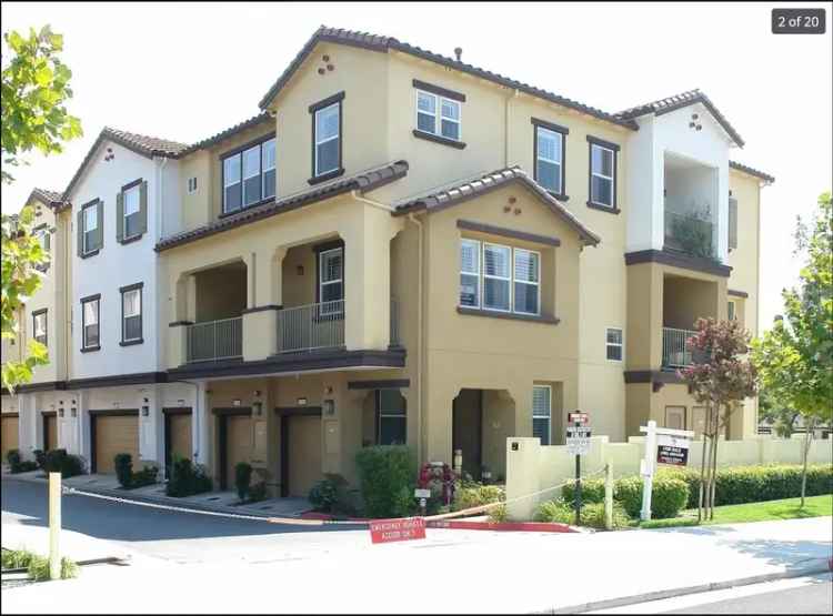 Townhouse for Rent 3 Beds 2.5 Baths 2 Car Garage