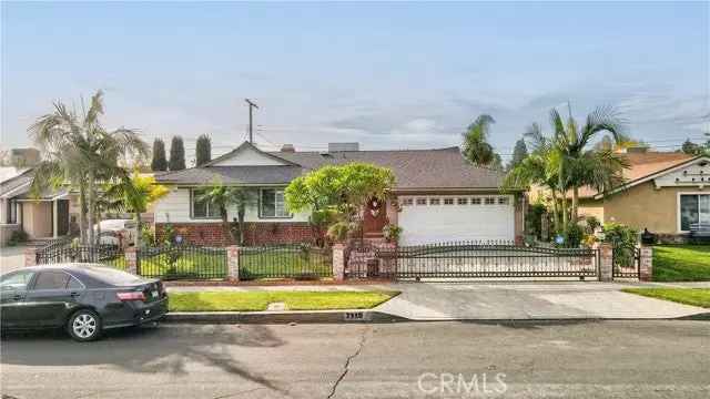 4 Bedroom 2 Bathroom Single Story Home in North Hollywood