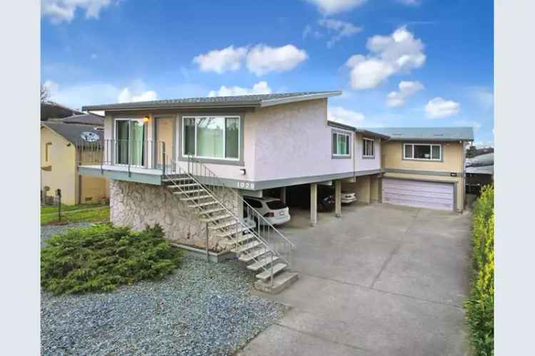 Multi-family house For Sale in 1028, Chula Vista Avenue, Burlingame, California