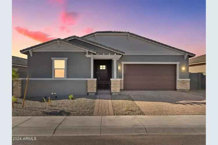 Single-family house For Sale in 4676, North 177th Drive, Goodyear, Arizona