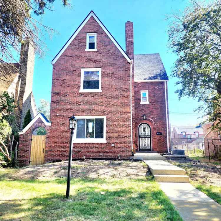 Single-family house For Sale in 619, McKinley Street, Gary, Indiana