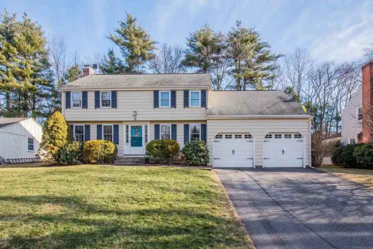 Single-family house For Sale in 44, Walton Drive, West Hartford, Connecticut