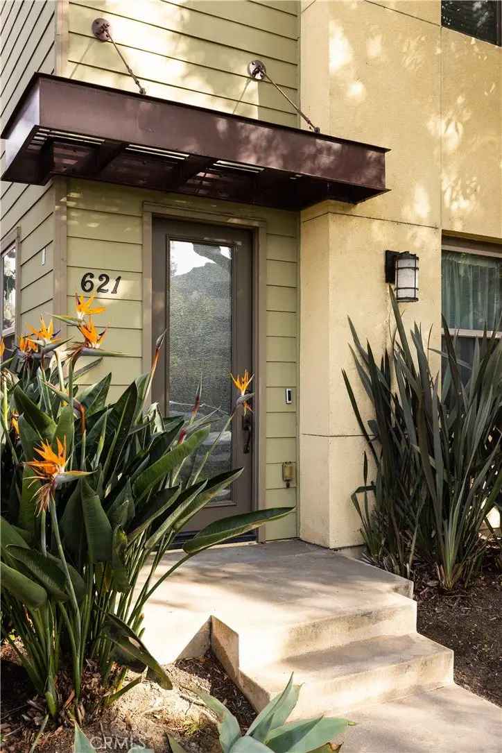 Condo For Sale in 615-621, North Garfield Street, Santa Ana, California