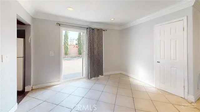 Single-family house For Sale in Anaheim, California