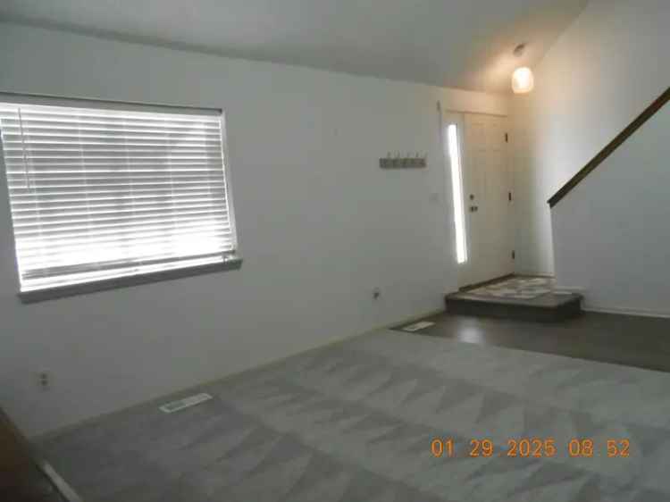 2 Bedroom 2 Bath Townhouse for Rent