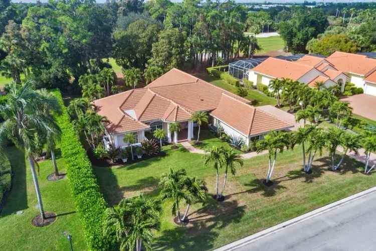 Single-family house For Sale in 1627, Mayacoo Lakes Boulevard, Royal Palm Beach, Florida