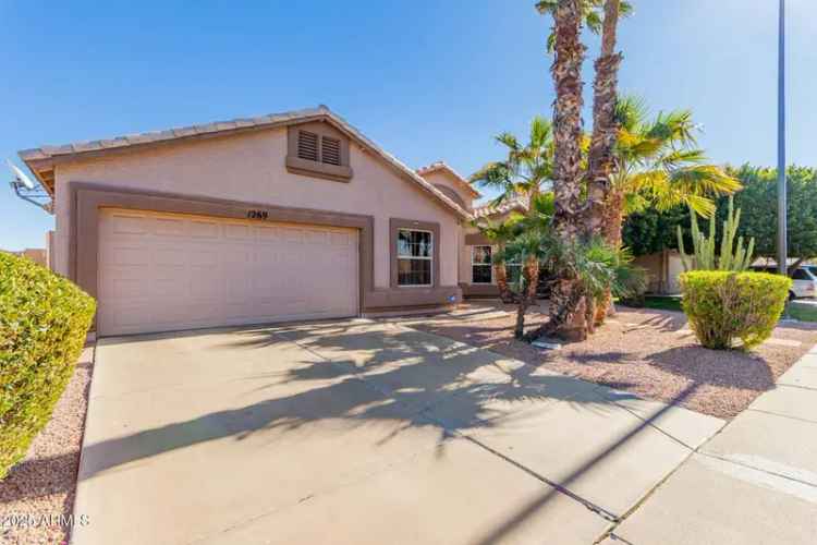 Single-family house For Sale in 1269, North Layman Street, Gilbert, Arizona