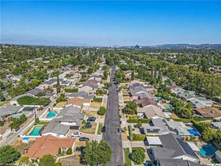 Single-family house For Sale in Los Angeles, California