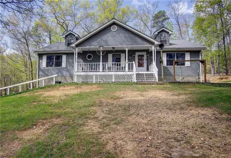 Single-family house For Sale in Calhoun, Georgia