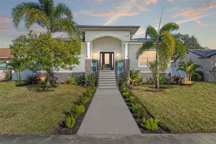 Single-family house For Sale in Saint Petersburg, Florida