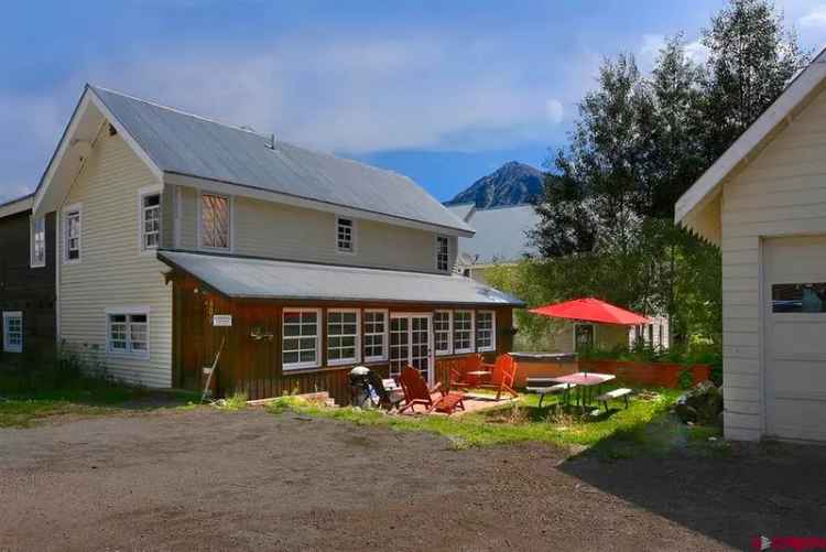 Single-family house For Sale in Crested Butte, Colorado