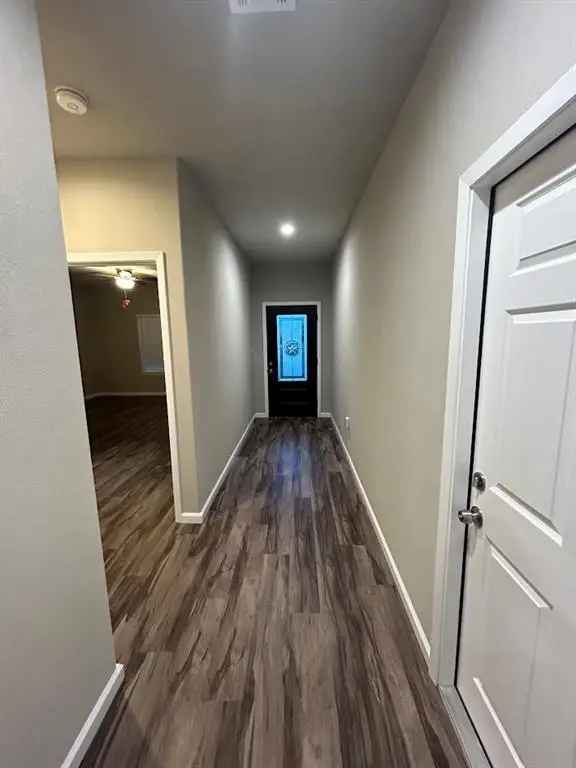 Multi-family house For Rent in 203, Hoover Lane, Texas