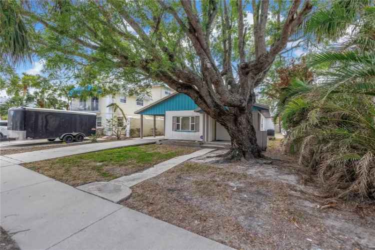 Single-family house For Sale in 554, Canal Road, Siesta Key, Florida