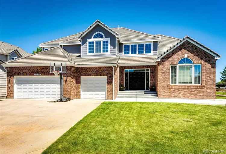 Single-family house For Sale in Parker, Colorado