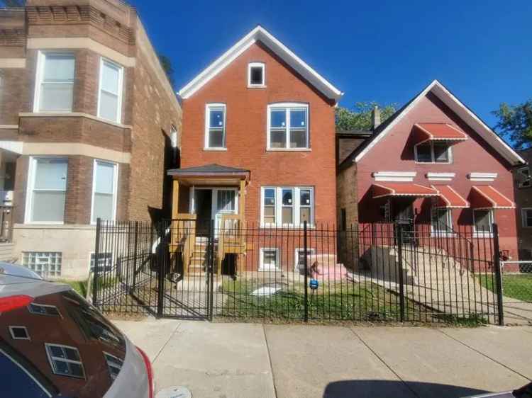 Multi-family house For Sale in 5939, South Racine Avenue, Chicago, Illinois