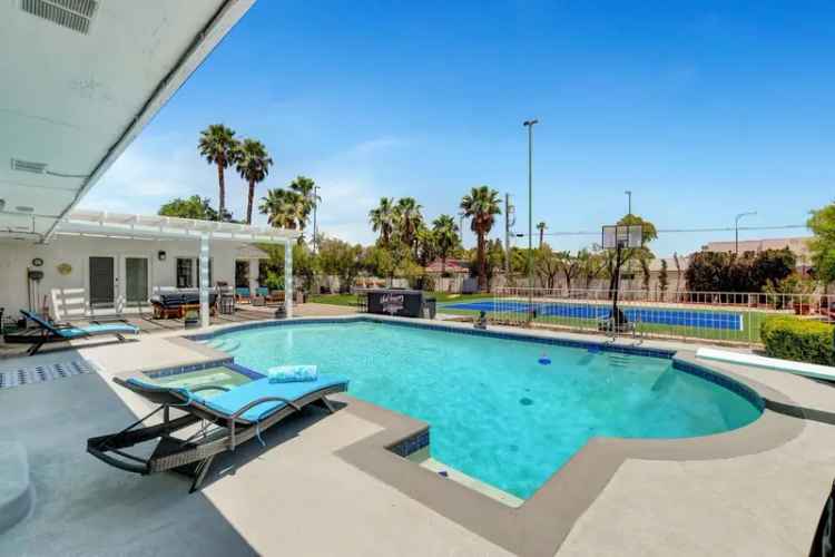 Luxury Las Vegas Home Rental Pool Cabana Pickleball Court