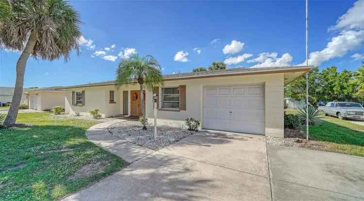 Single-family house For Sale in 261, Malvern Drive, Plantation, Florida