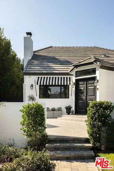 Single-family house For Sale in 111, North Ridgewood Place, Los Angeles, California