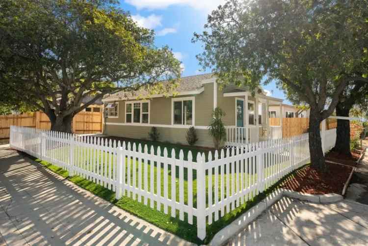 Single-family house For Sale in 1743, 30th Street, San Diego, California