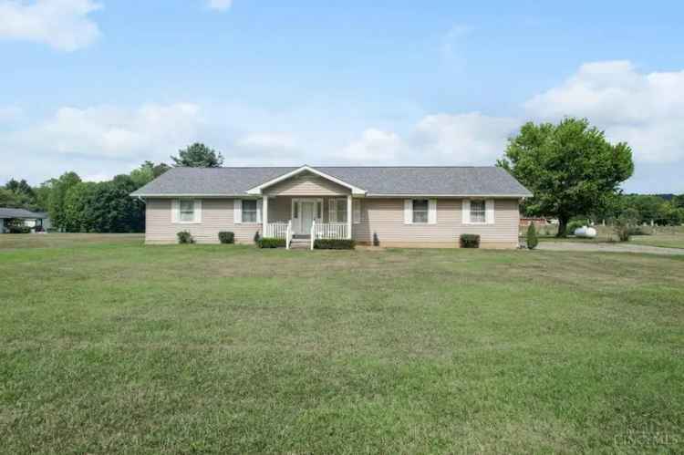 Single-family house For Sale in 1876, River Road, Aberdeen, Ohio