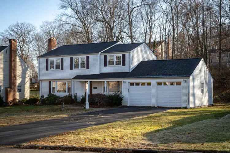 Single-family house For Sale in 140, Kenwood Drive, New Britain, Connecticut