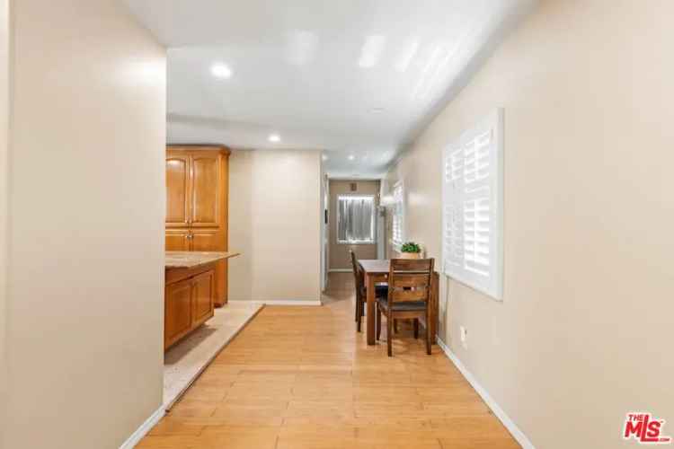 Single-family house For Sale in Culver City, California