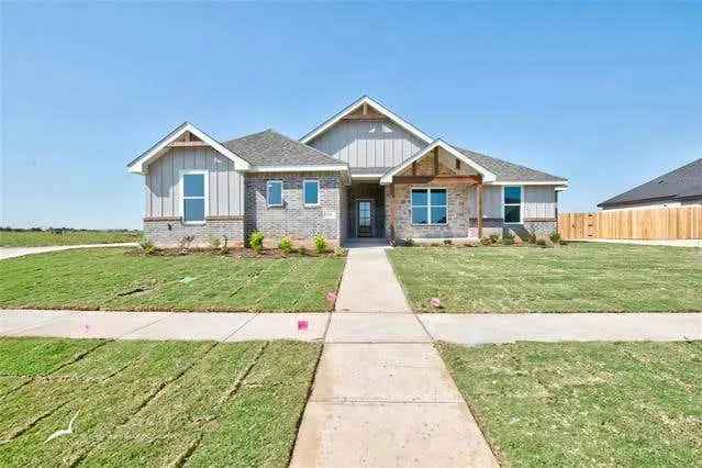 Single-family house For Sale in Midland, Texas