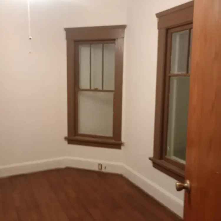 2 Bedroom Apartment for Rent in Racine