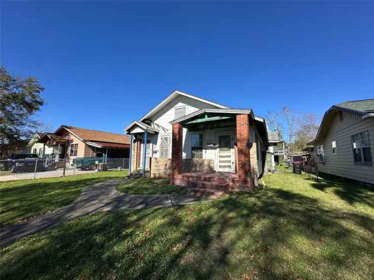 Duplex For Sale in 3212, Illinois Street, Baytown, Texas