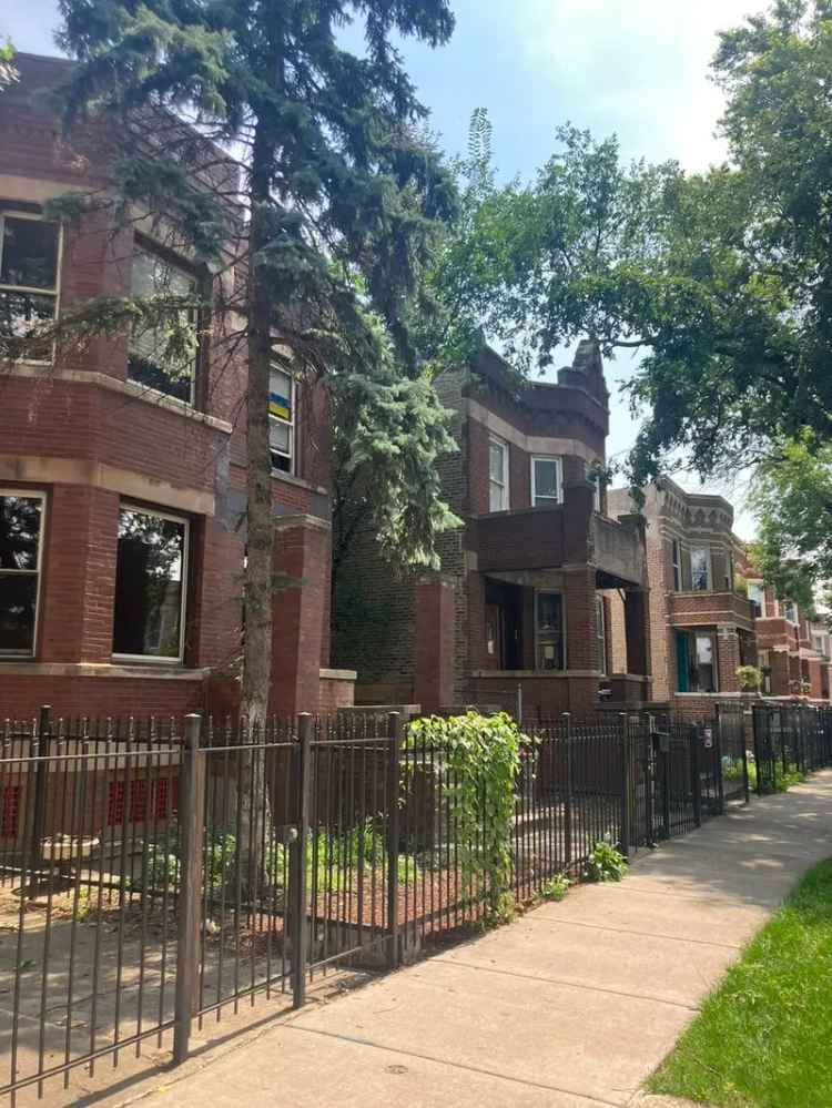 Multi-family house For Sale in 1349, North Ridgeway Avenue, Chicago, Illinois