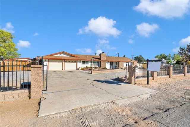 Single-family house For Sale in 13463, Seminole Road, Apple Valley, California