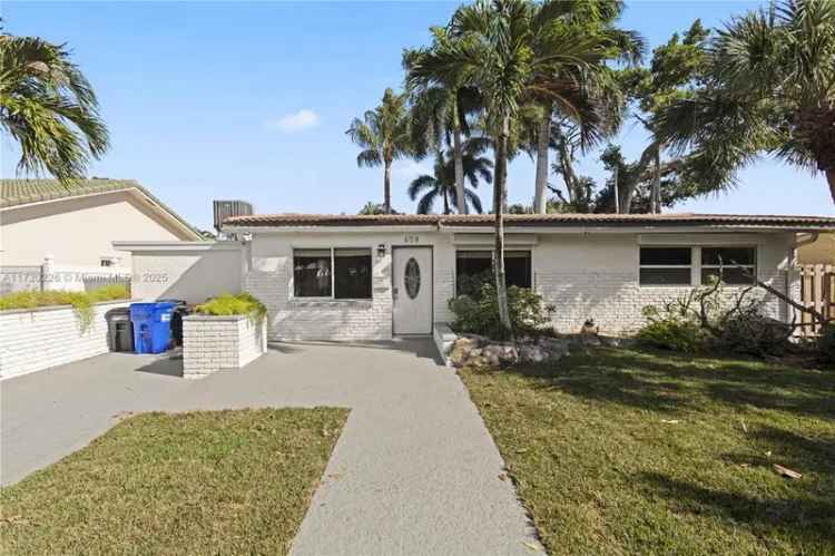 Single-family house For Sale in 408, Northeast 25th Avenue, Pompano Beach, Florida