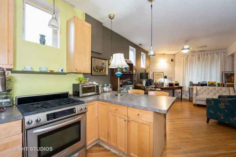 Single-family house For Sale in 512, North Leavitt Street, Chicago, Illinois