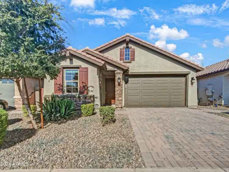 Single-family house For Sale in 19051, North Jameson Drive, Maricopa, Arizona