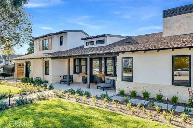 Single-family house For Sale in 427, Santa Ana Avenue, Newport Beach, California