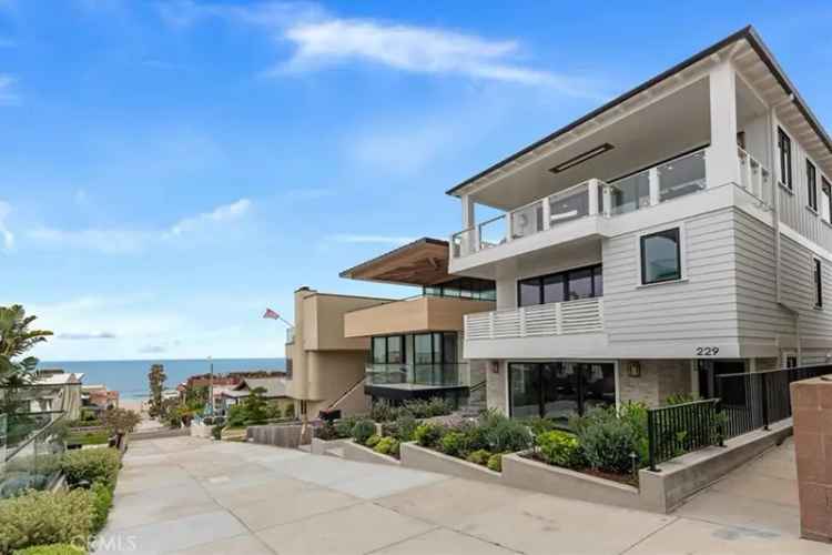 Single-family house For Sale in 229, 25th Street, Manhattan Beach, California