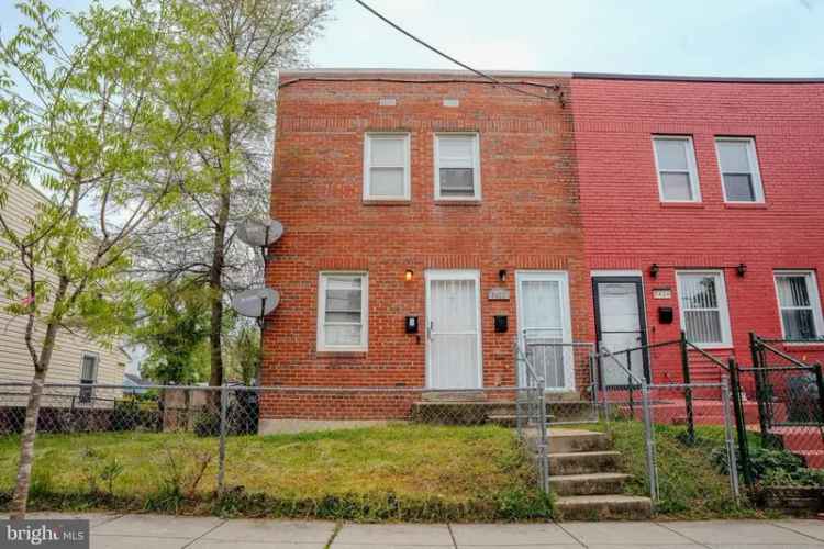 Multi-family house For Sale in 5422, James Place Northeast, Washington, District of Columbia